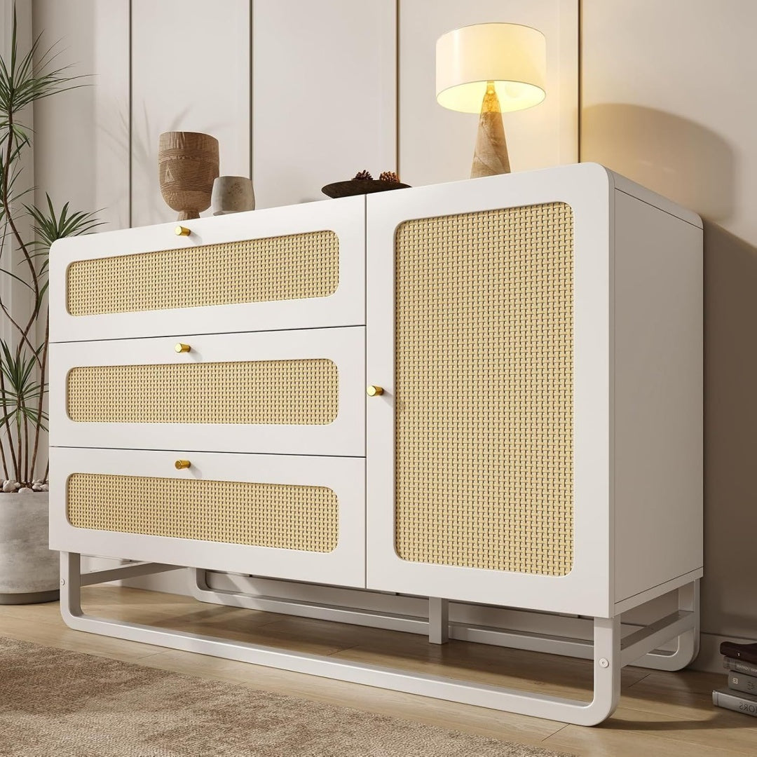 Pour un interieur harmonieux, buffet avec tiroirs, avec portes en finition blanc et naturel, reference LB6381