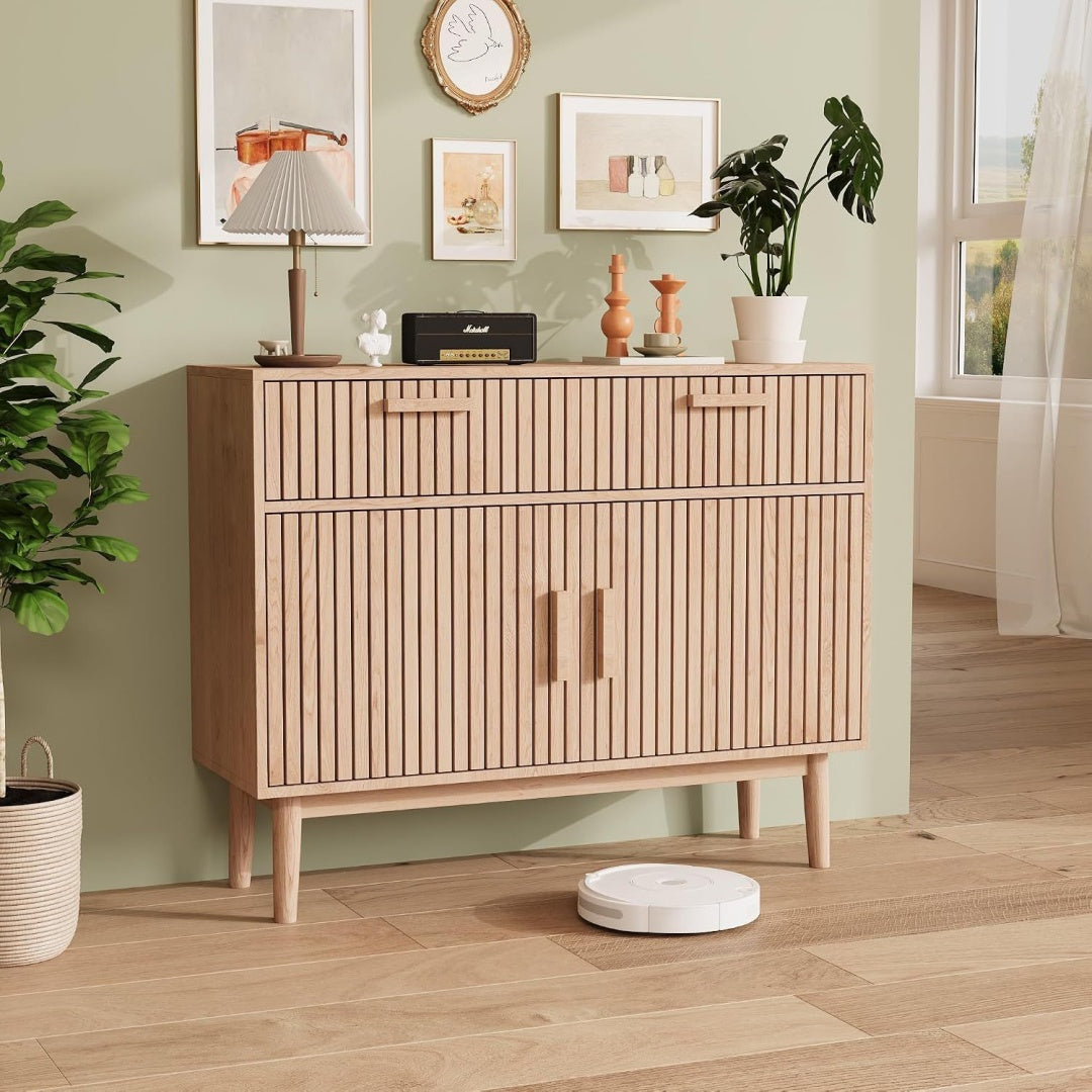 Pour un interieur harmonieux, buffet avec tiroirs, avec portes en finition bois naturel, reference EO0905294